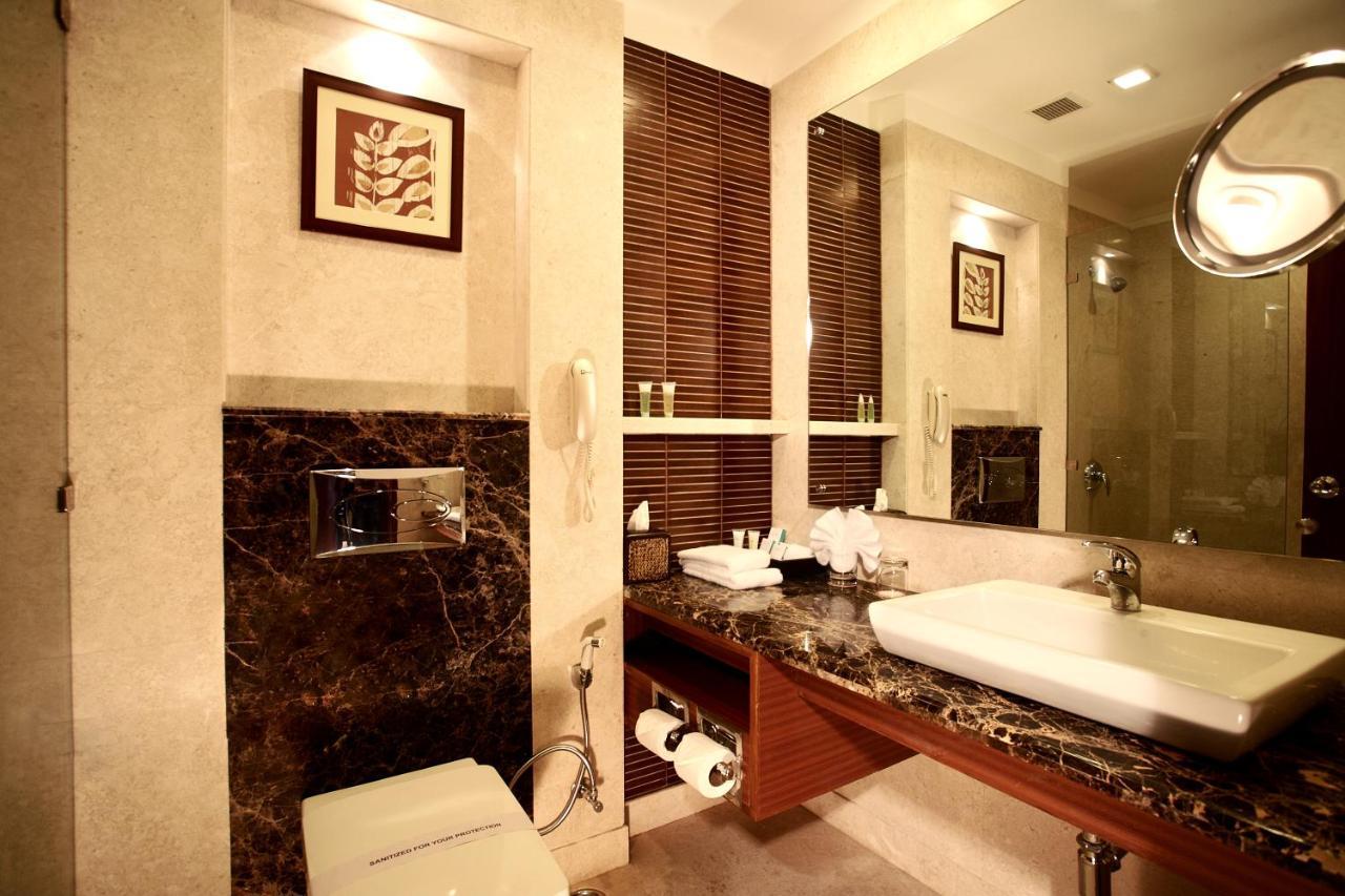 Dlf Club 3 Otel Gurgaon Dış mekan fotoğraf