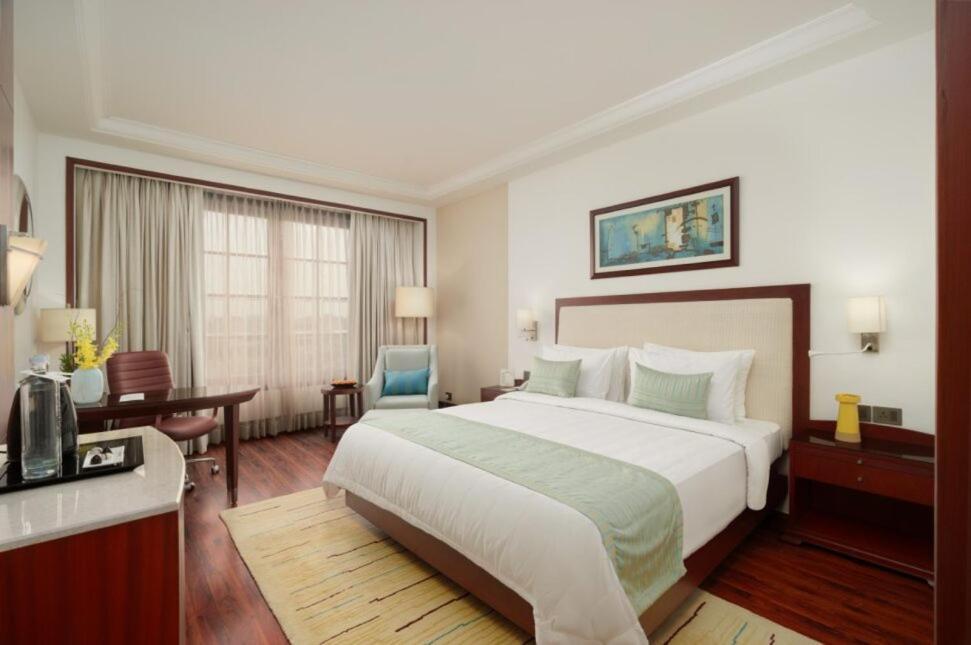 Dlf Club 3 Otel Gurgaon Dış mekan fotoğraf