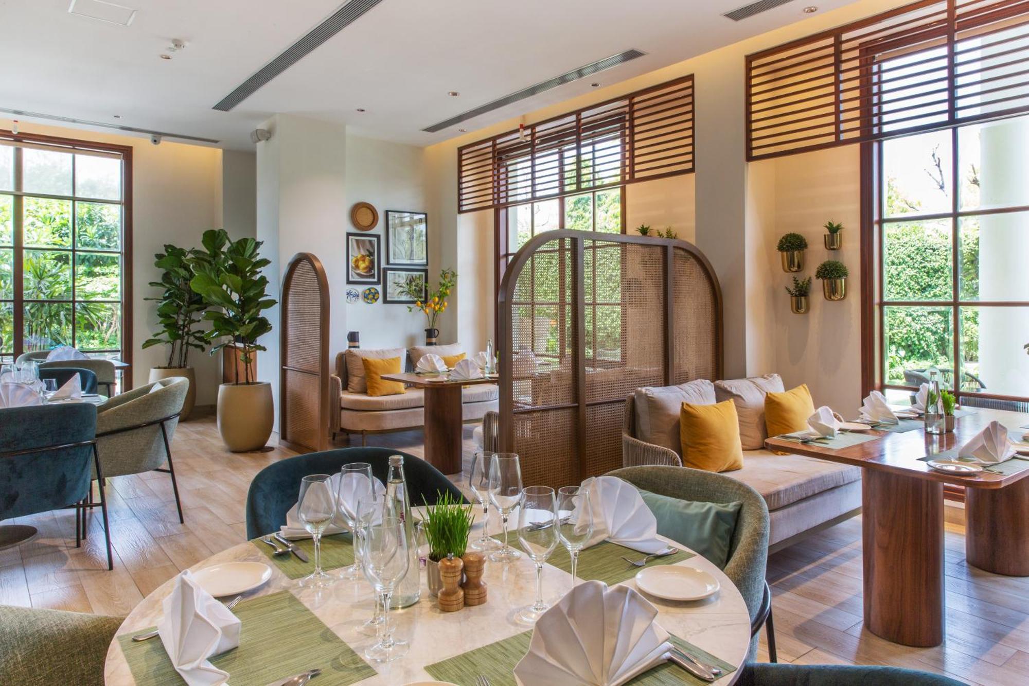 Dlf Club 3 Otel Gurgaon Dış mekan fotoğraf