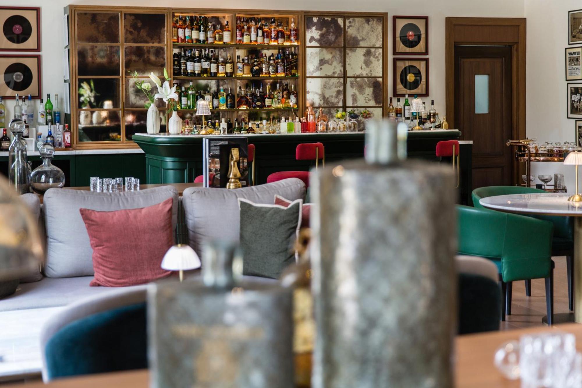 Dlf Club 3 Otel Gurgaon Dış mekan fotoğraf
